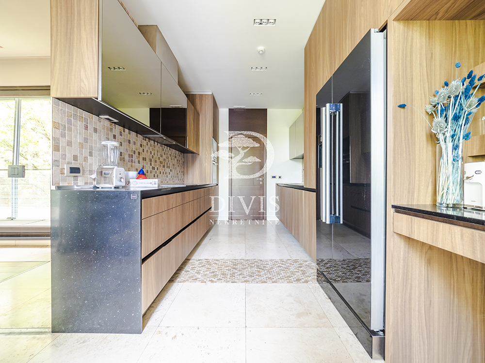 Slika 5 - Serdar Jola, Četvorosoban stan na prodaju, 234m2, 1.350.000€